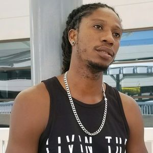 Meet your Posher, Max